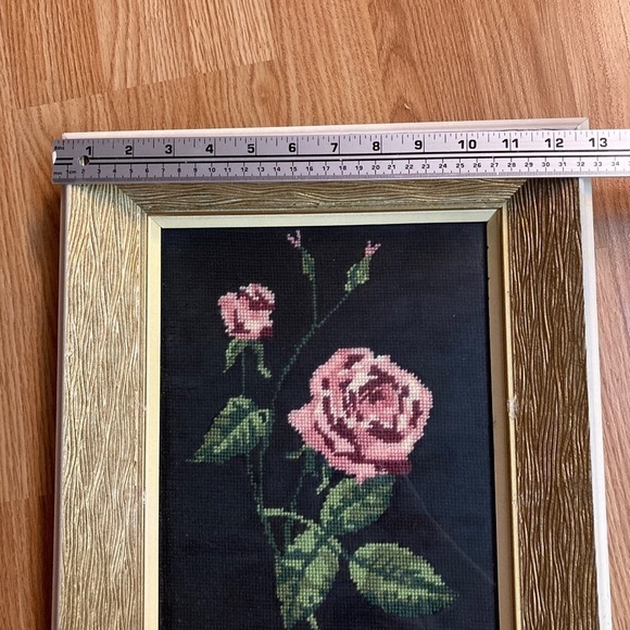 Set of 3 Needlepoint Framed Vintage Roses Black Background - Picture 8 of 8